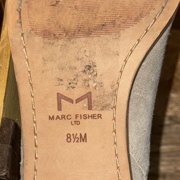 Marc Fisher Yale Chelsea gray suede boots size 8.5 Preowned excellent condition - Picture 7 of 9
